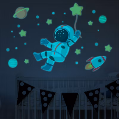 Sticker phosphorescent lumineux – ASTRONAUTE DANS L&rsquo;ESPACE ÉTOILÉ – Autocollant mural plafond enfant fluorescent – 105x70cm